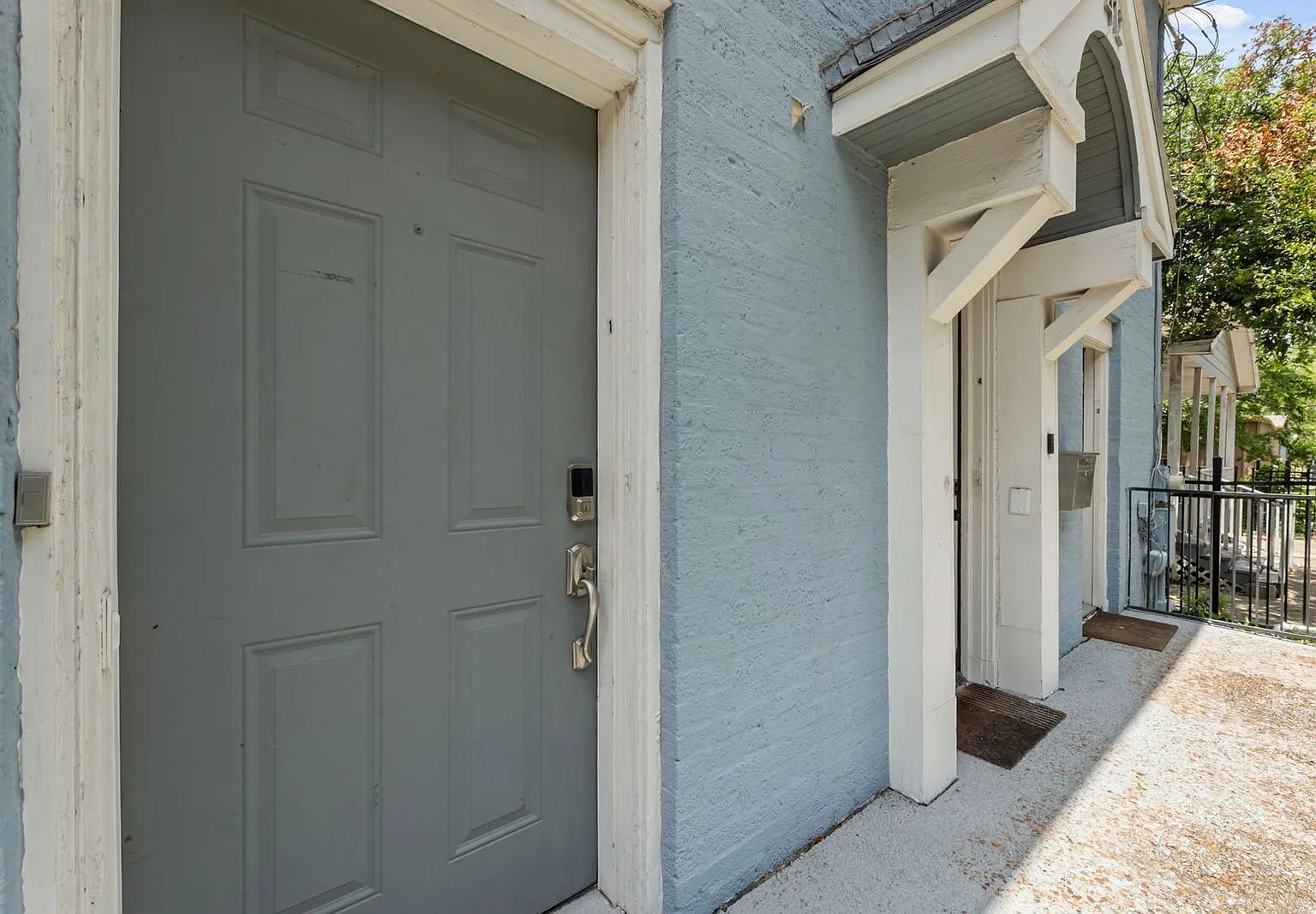 412 Drew St — Photo 2