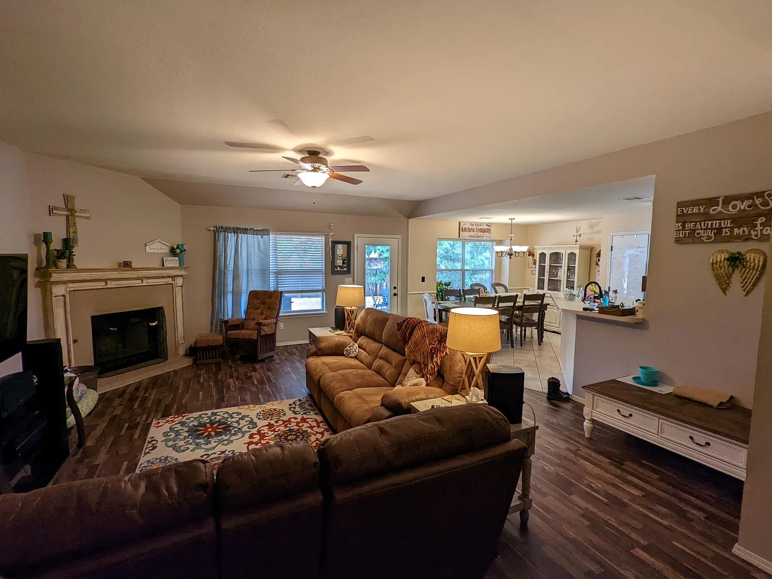4 bed, 1821 sqft, $1,900 — Photo 3