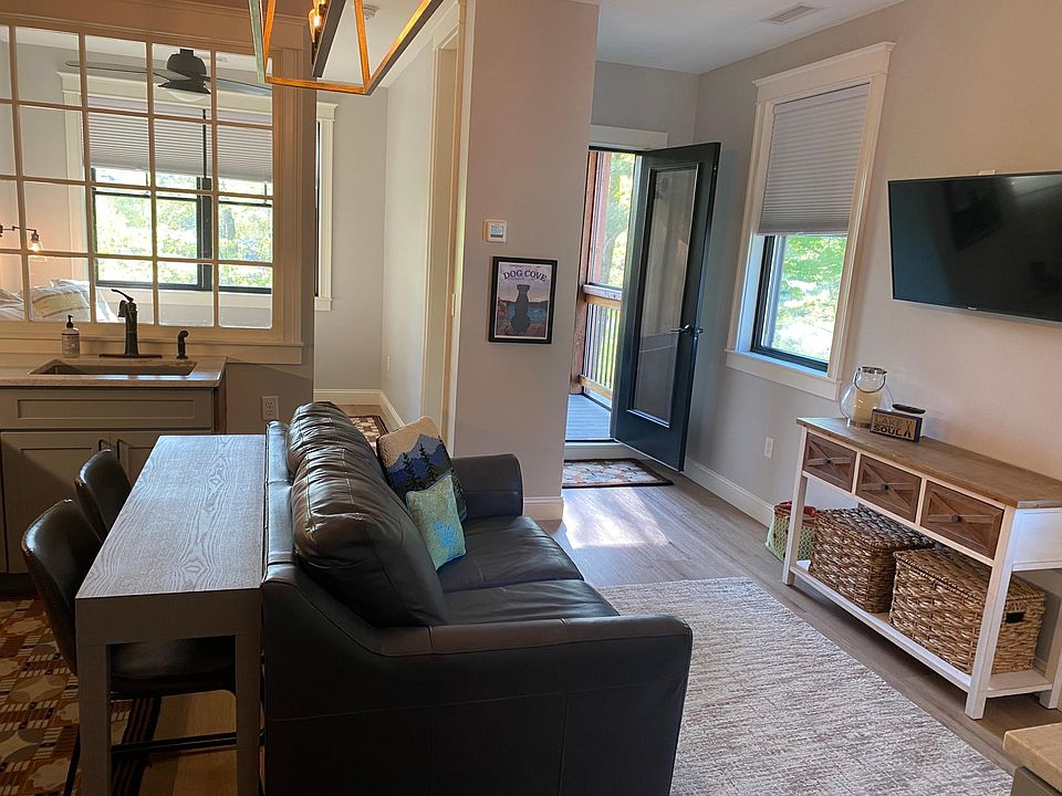 Smart TV provided along with all the furniture and amenities.