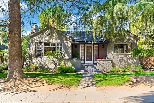 1st image of 2637 Glenrose Ave
