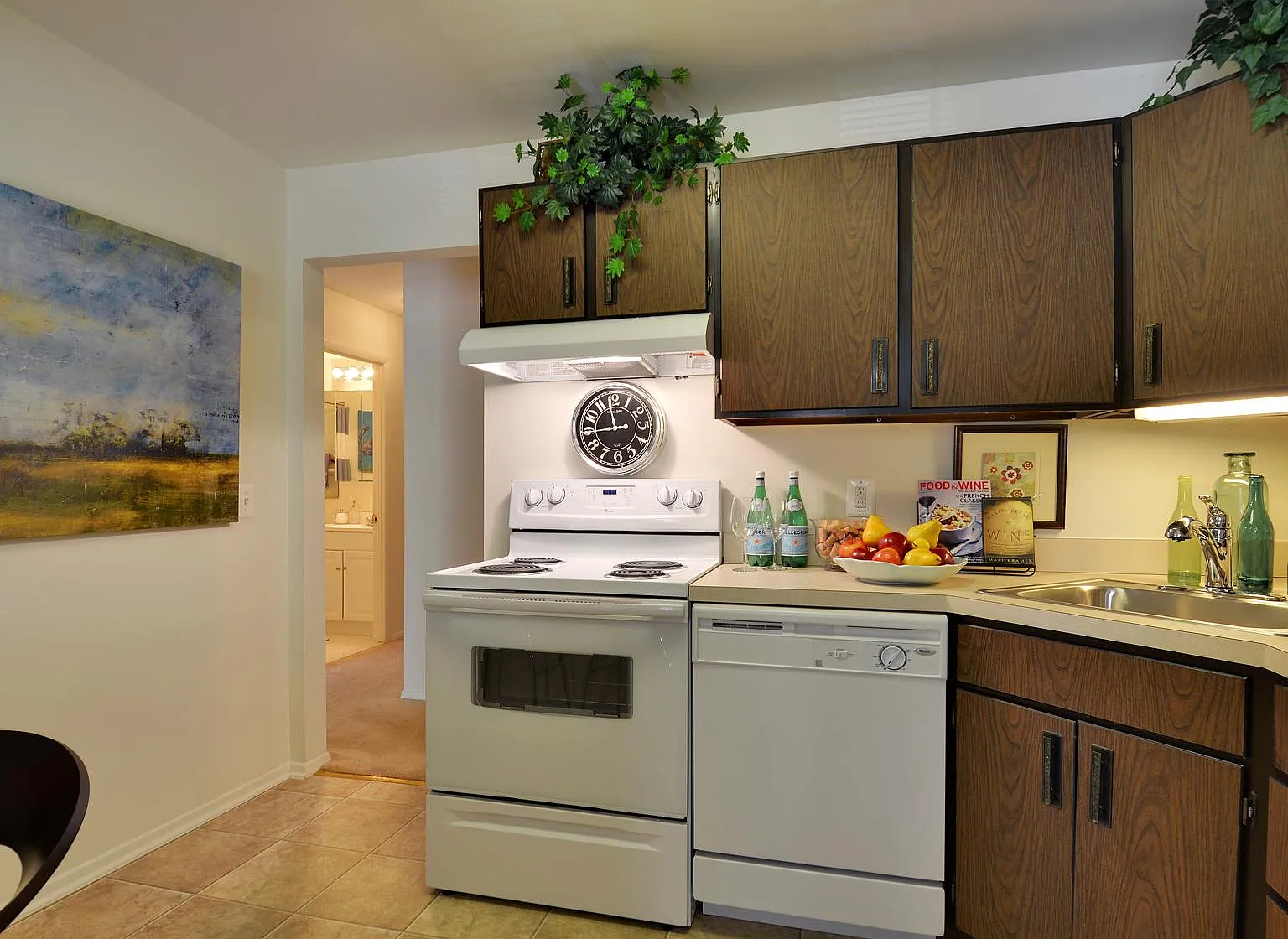 Hickory Hills Condominiums — Photo 4
