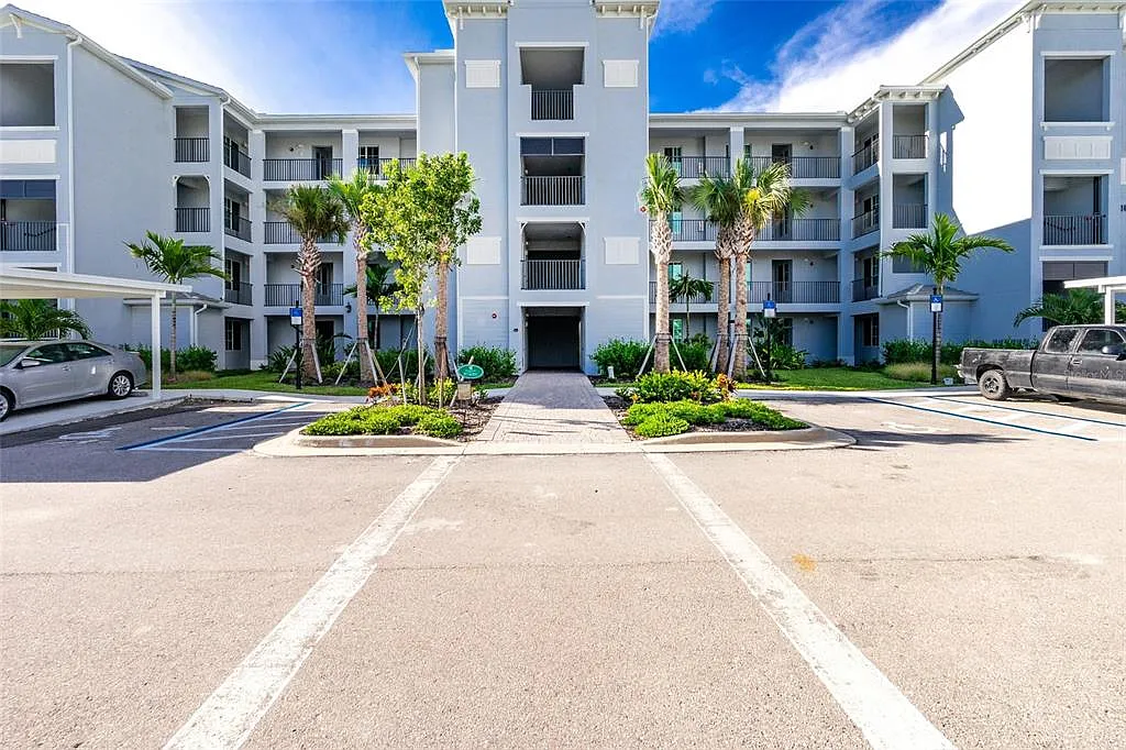 2 bed, 2.0 bath, 1120 sqft, $4,000 — Photo 3