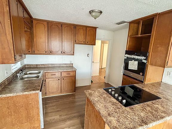 4th image of 1701 W Main St