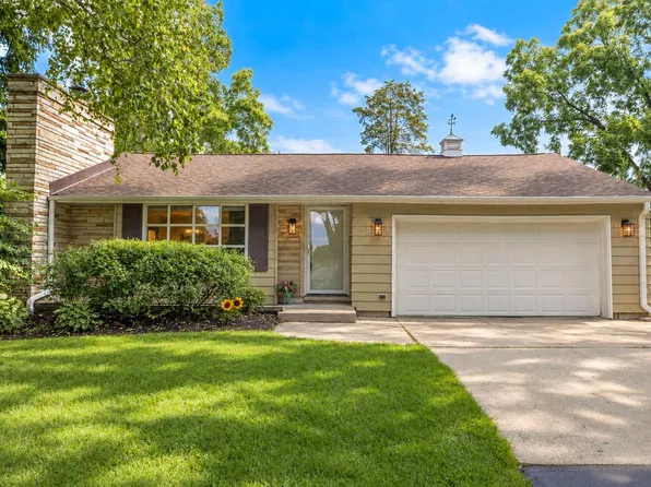 1070 Woodland AVENUE, Elm Grove, WI 53122