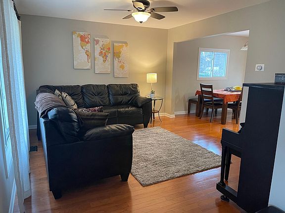 2nd image of 28W701 Forestview Dr