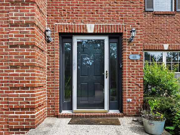 4th image of 631 Brookgreen Ln