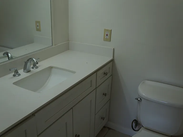 4051 Weyer St — Photo 8