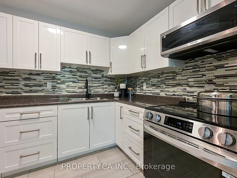 60 Pavane Linkway #207 — Photo 5