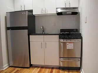 Rented by Metropolis Real Estate of Manhattan