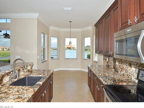 5th image of 15290 Yellow Wood Dr