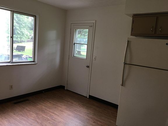 3rd image of 4422 Cherryhurst Dr