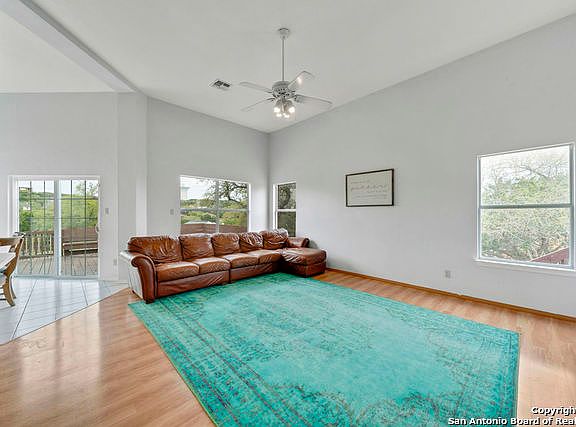 4th image of 1107 Zenia Ln