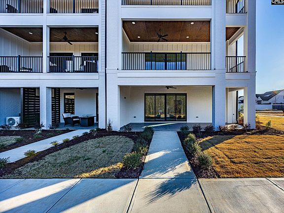 2nd image of 1318 Long Grove Way