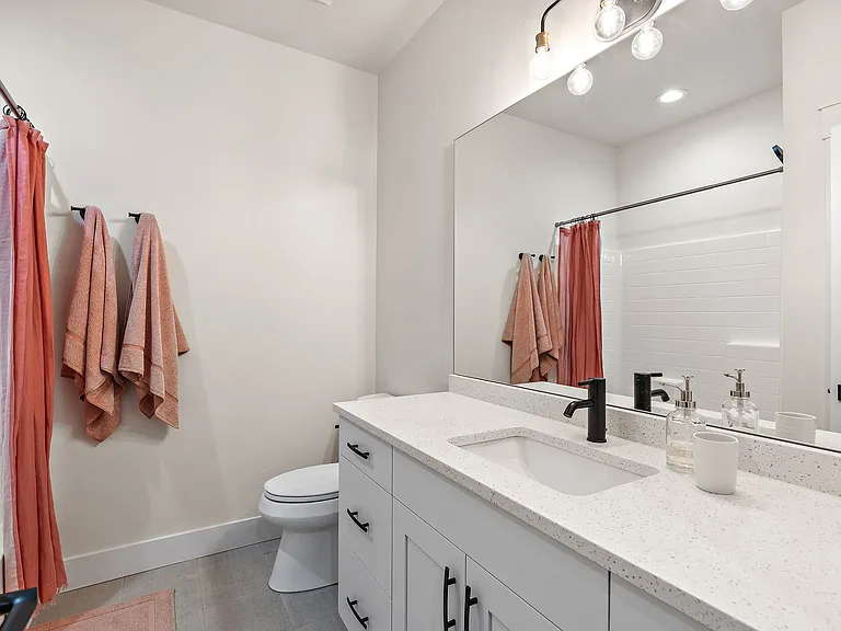 2460 W Iron Coop St #1 — Photo 28