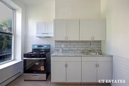 98 Malcolm X Blvd #2R Photo 1