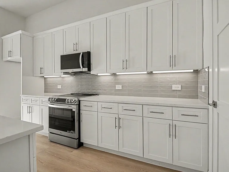 2524 Havenhurst St #102 — Photo 9