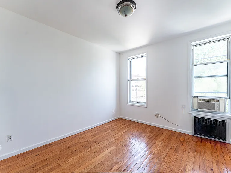 205 Menahan St #3 — Photo 11
