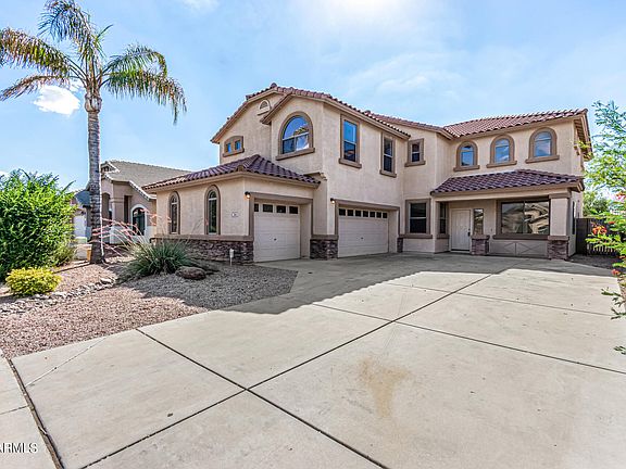3rd image of 206 E CLAIRIDGE Drive