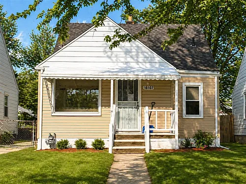 16107 Manning St Photo 1