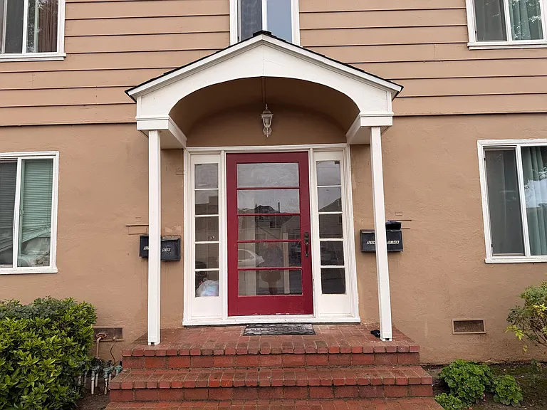 516 N Elizabeth St — Photo 1