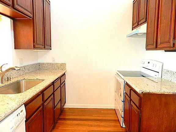 3rd image of 3950 Louisiana St Unit 204
