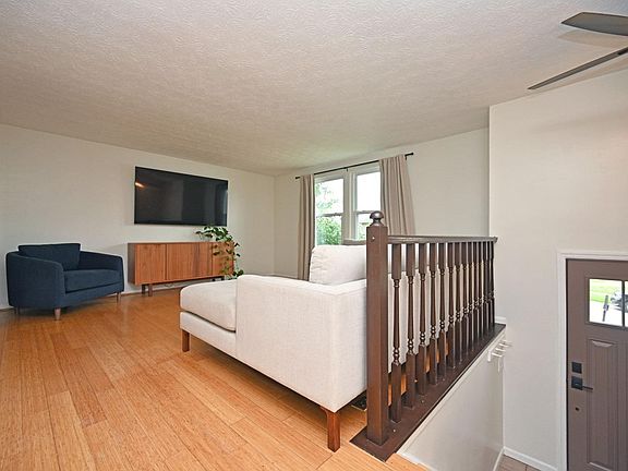 5th image of 4996 Riverwatch Dr