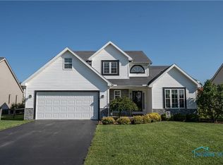 7252 Twin Lakes Rd, Perrysburg, OH 43551