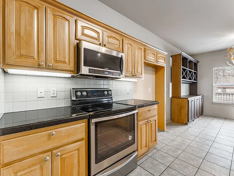 4303 W Olive St — Photo 6