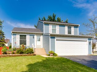 517 Southwood Cir, Streamwood, IL