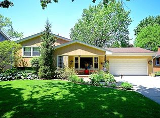 868 S Swain Ave, Elmhurst, IL
