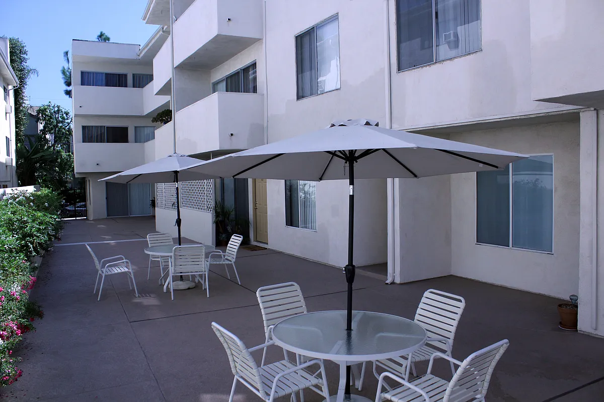 Building Photo - Kennington Apartments