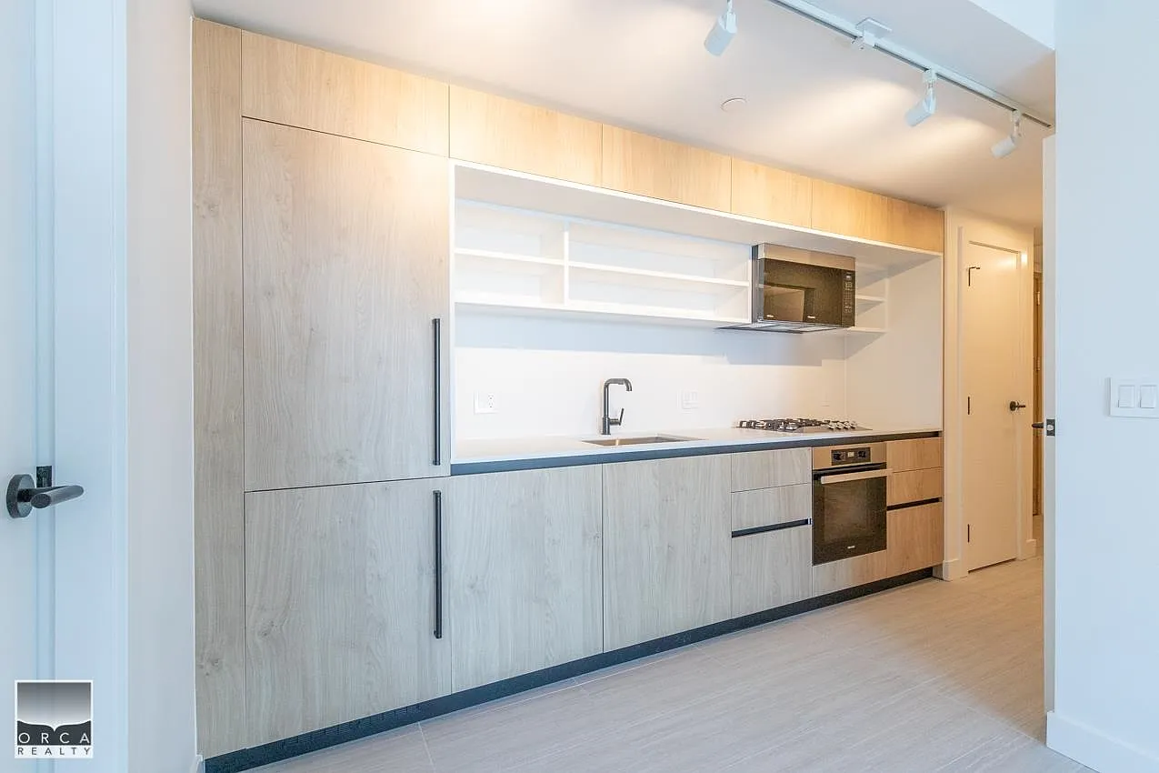 2 bed, 617 sqft, $2,700 — Photo 4