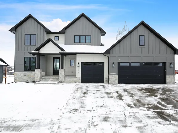 513 S Sassafras Cir, Sioux Falls, SD 57110