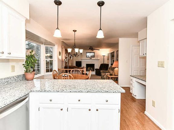 4th image of 13110 New Parkland Dr