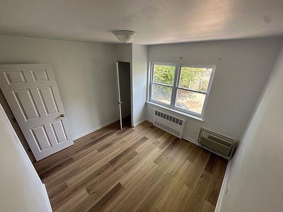 4th image of 1336 E 89th St #1