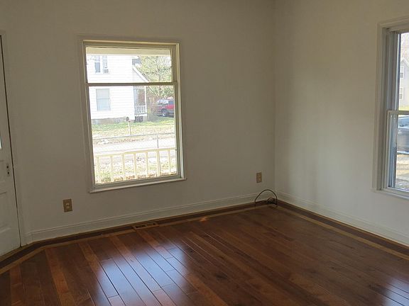 2nd image of 325 S North St