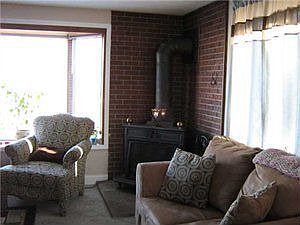 4th image of 146 Dalton Dr