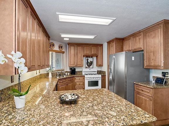 3rd image of 2010 W San Marcos Blvd Unit 31