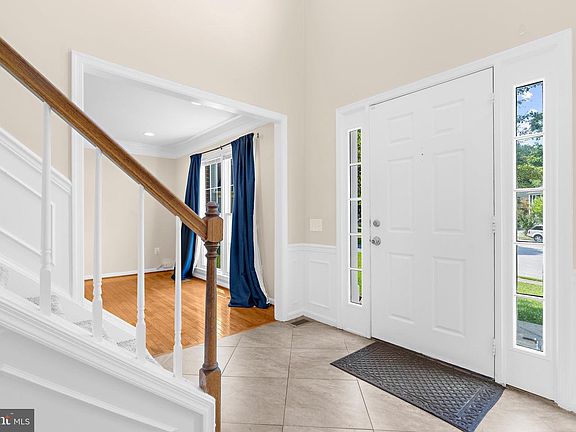 4th image of 9801 Bridle Brook Dr