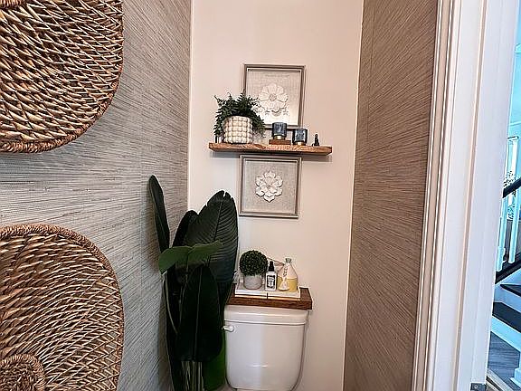 5th image of 2107 Kings Walk Dr NE