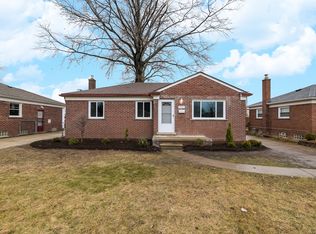 19921 Elizabeth St, Saint Clair Shores, MI 48080