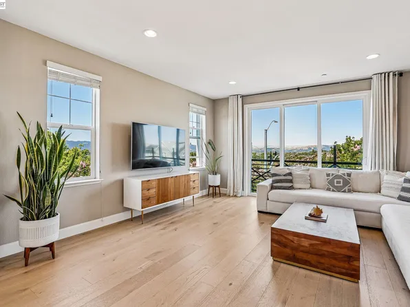 4201 Sunset View Dr, Dublin, CA 94568