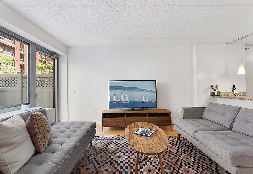 1st image of 555 W 23rd St APT S3n
