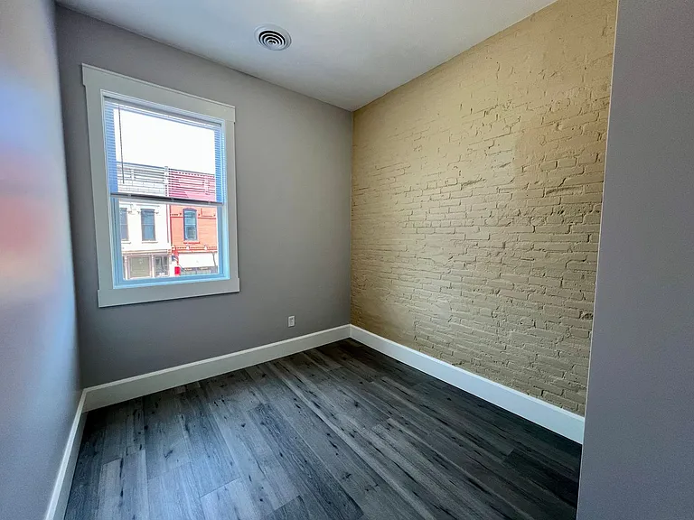318 S Locust St #2 — Photo 6