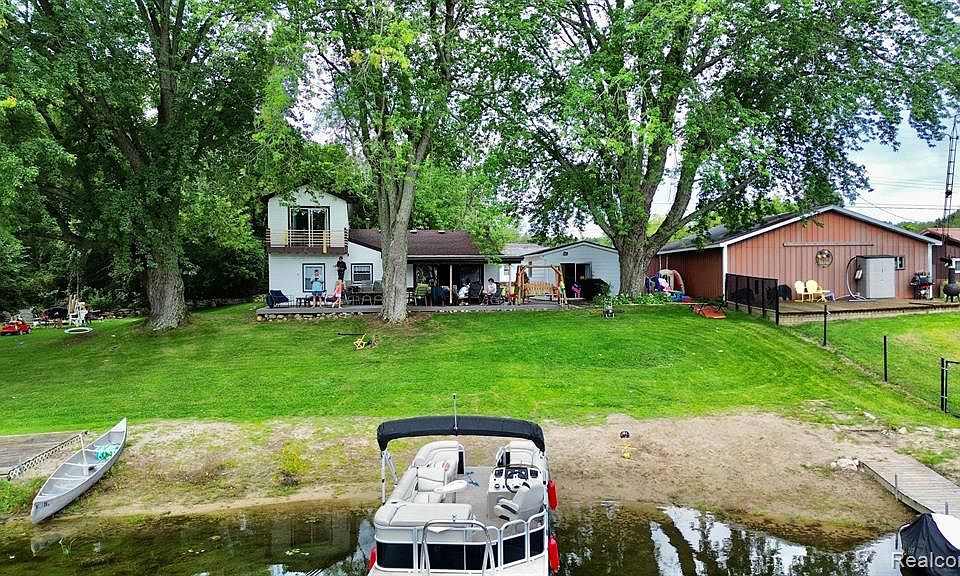 9977 N Lake Rd, Otter Lake, MI 48464 MLS 20230074743 Zillow