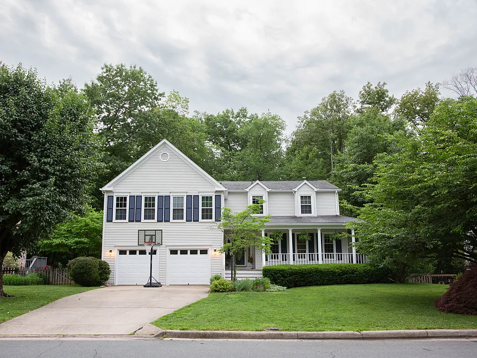 44 Christopher Ln