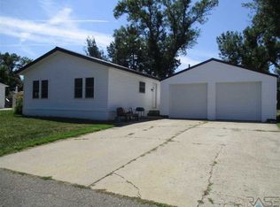 307 Royce St, Garretson, SD 57030