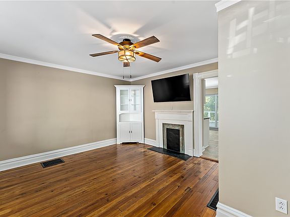 2nd image of 515 Finley Ave