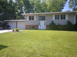 1210 Sangamon Dr, Belleville, IL 62221
