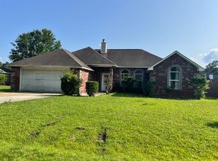 2005 Parkview Dr, Gautier, MS 39553